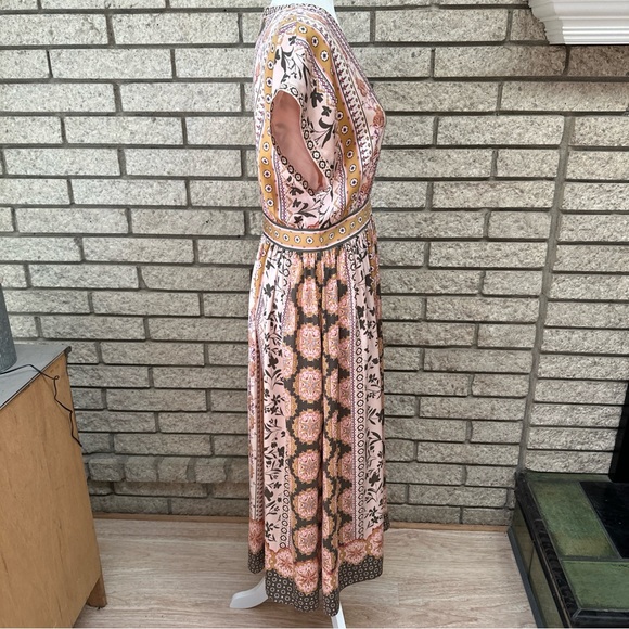 Nwt Gal Meets Glam Stunning Floral Dress Size 8 - Picture 8 of 14